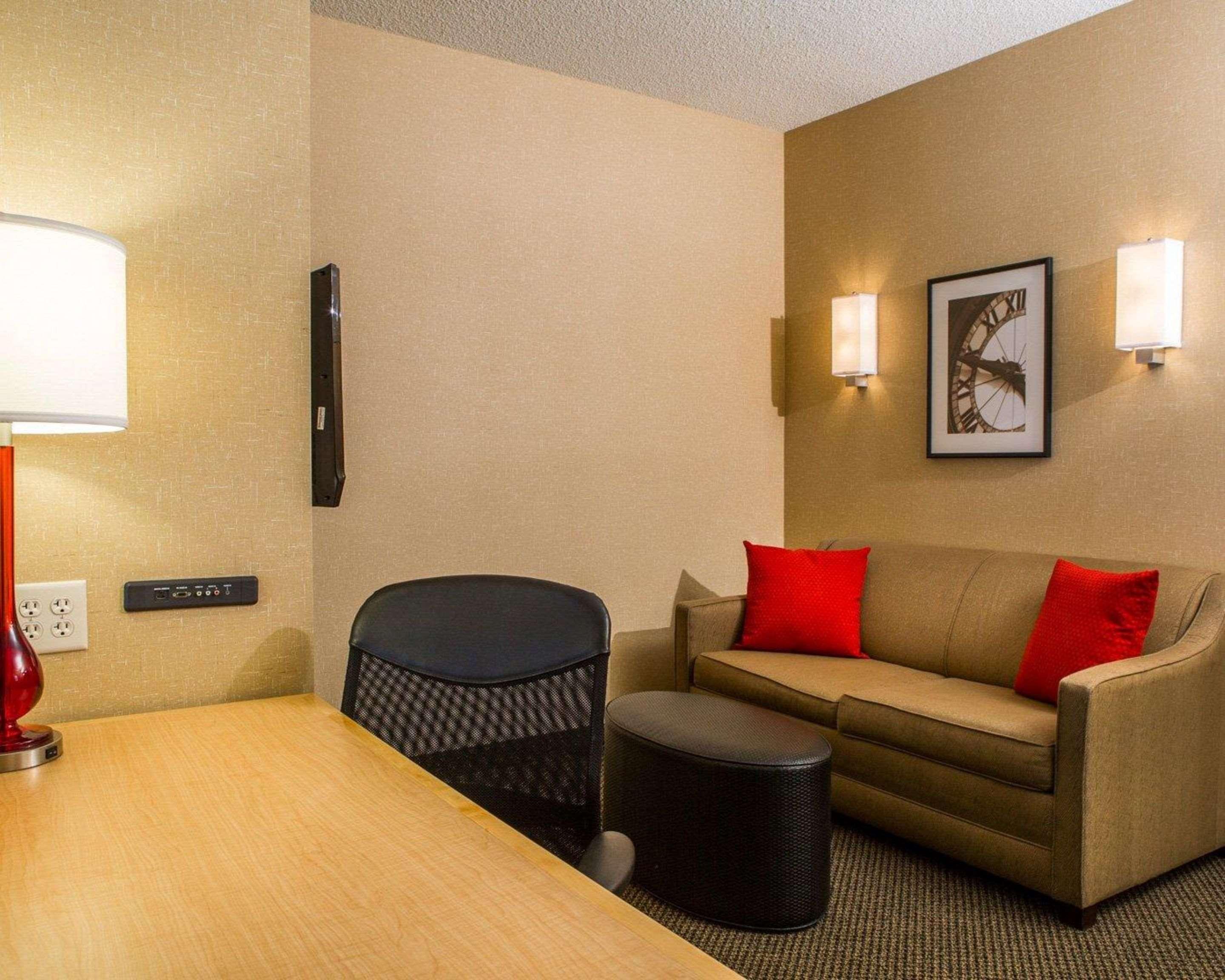 Cambria Hotel Traverse City Ngoại thất bức ảnh