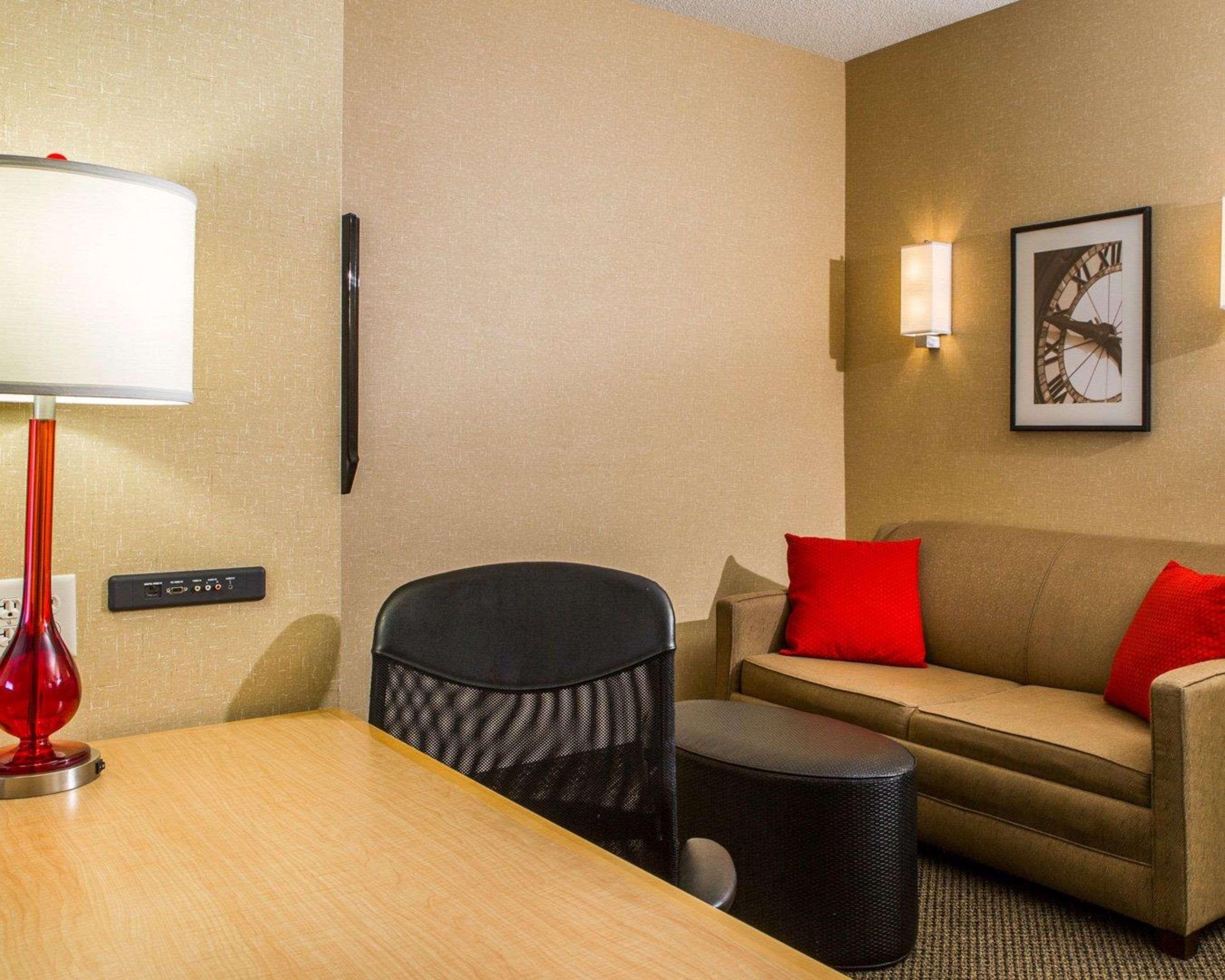 Cambria Hotel Traverse City Ngoại thất bức ảnh