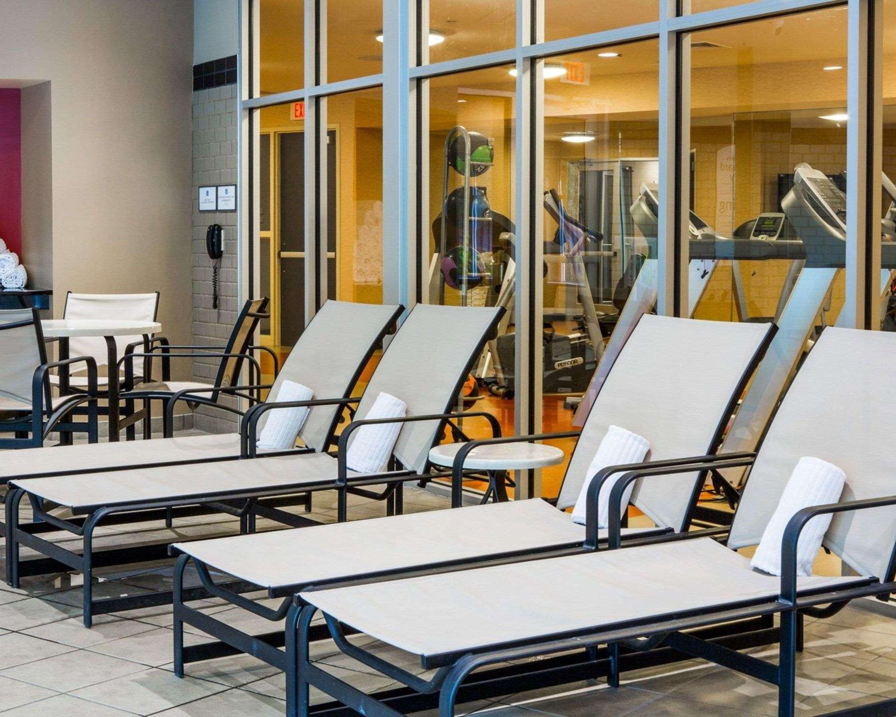 Cambria Hotel Traverse City Ngoại thất bức ảnh