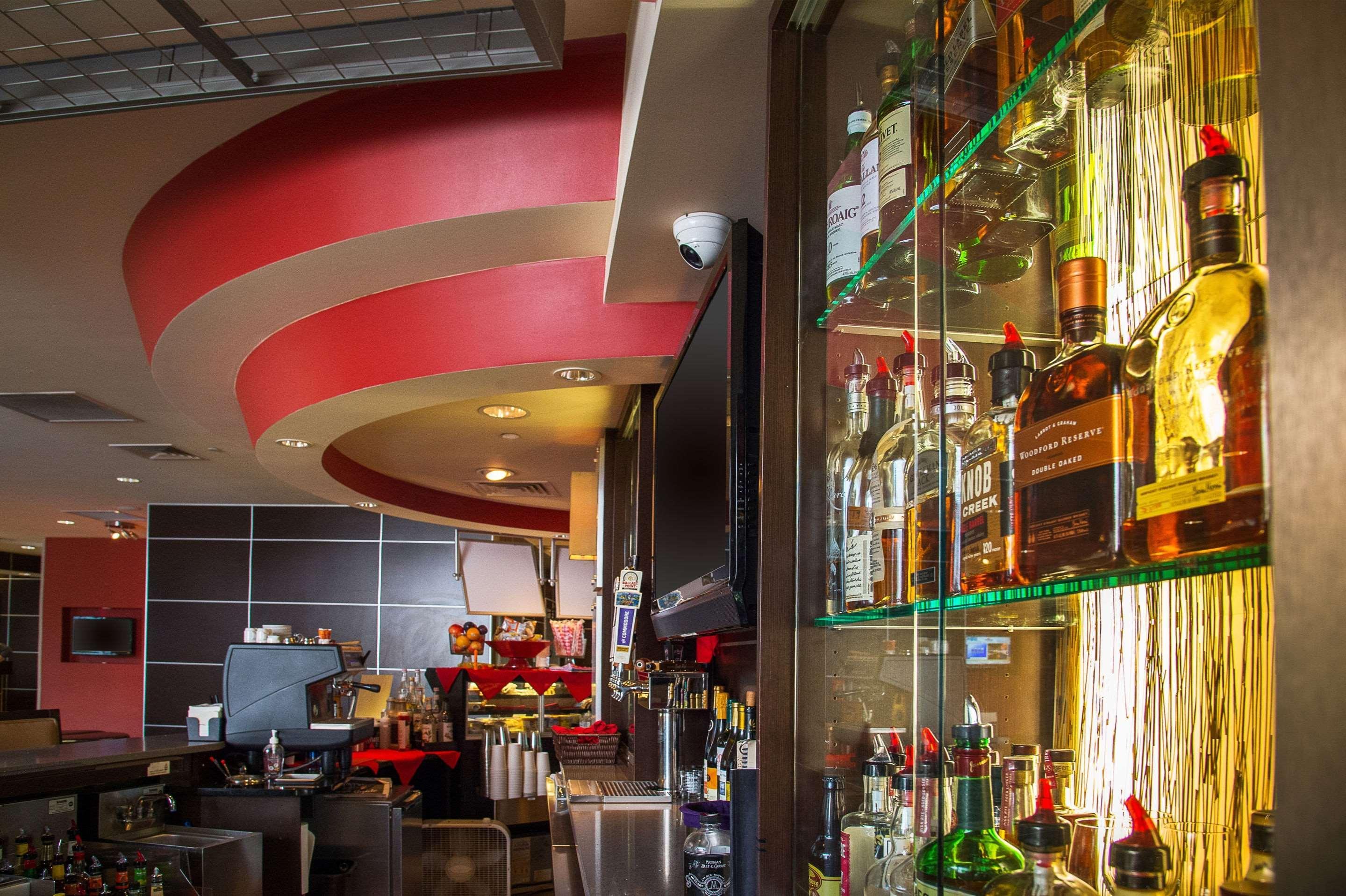 Cambria Hotel Traverse City Ngoại thất bức ảnh