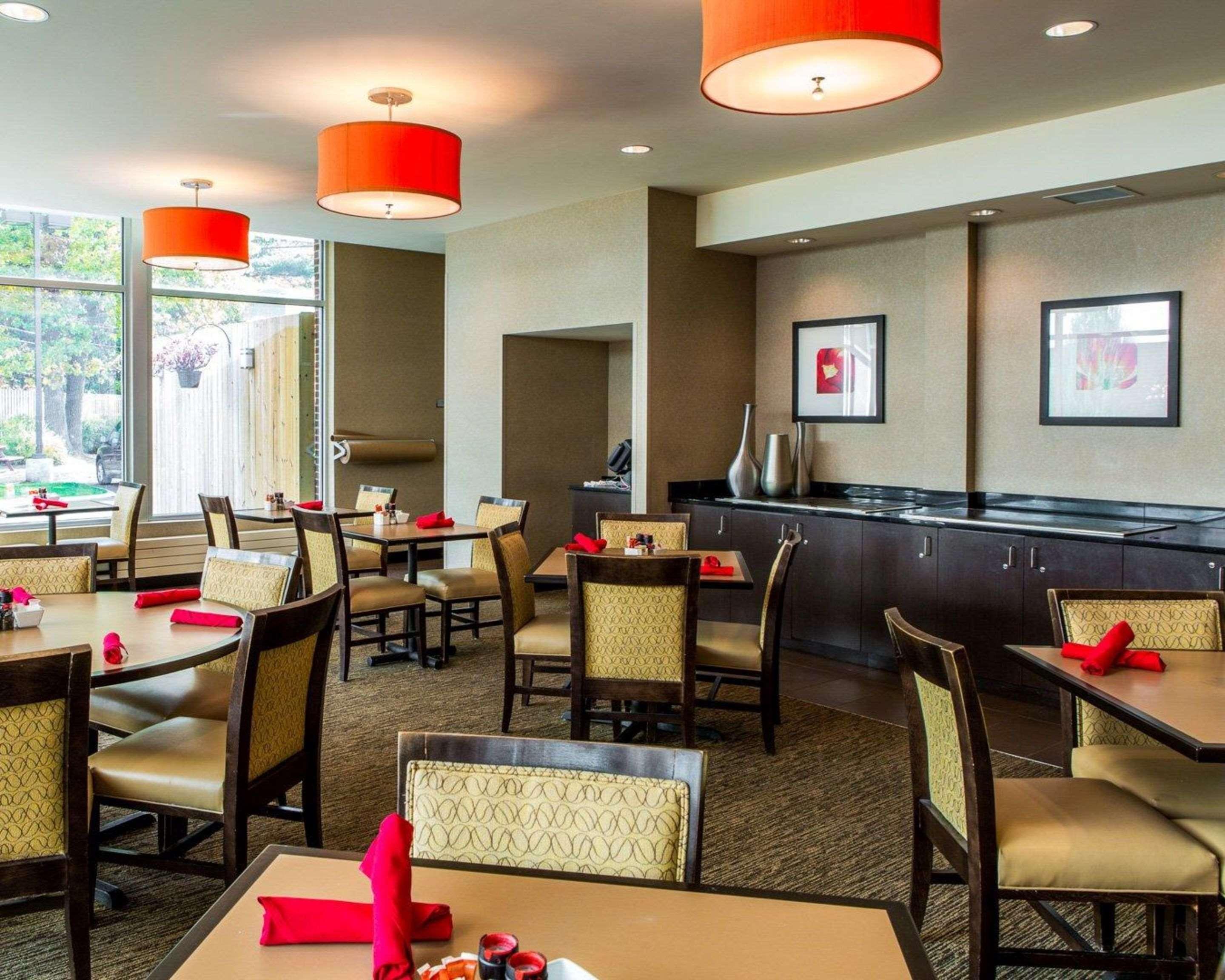 Cambria Hotel Traverse City Ngoại thất bức ảnh