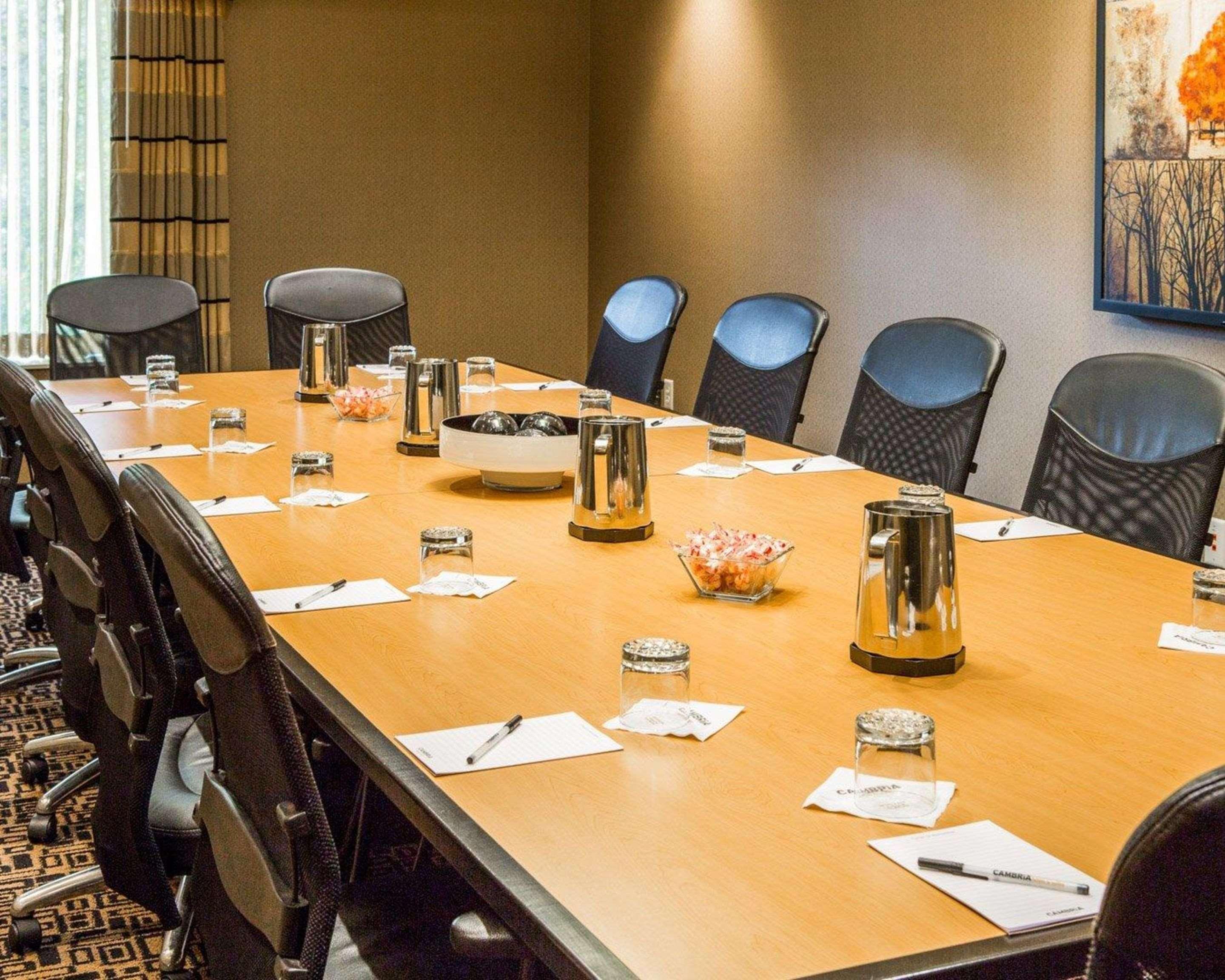Cambria Hotel Traverse City Ngoại thất bức ảnh