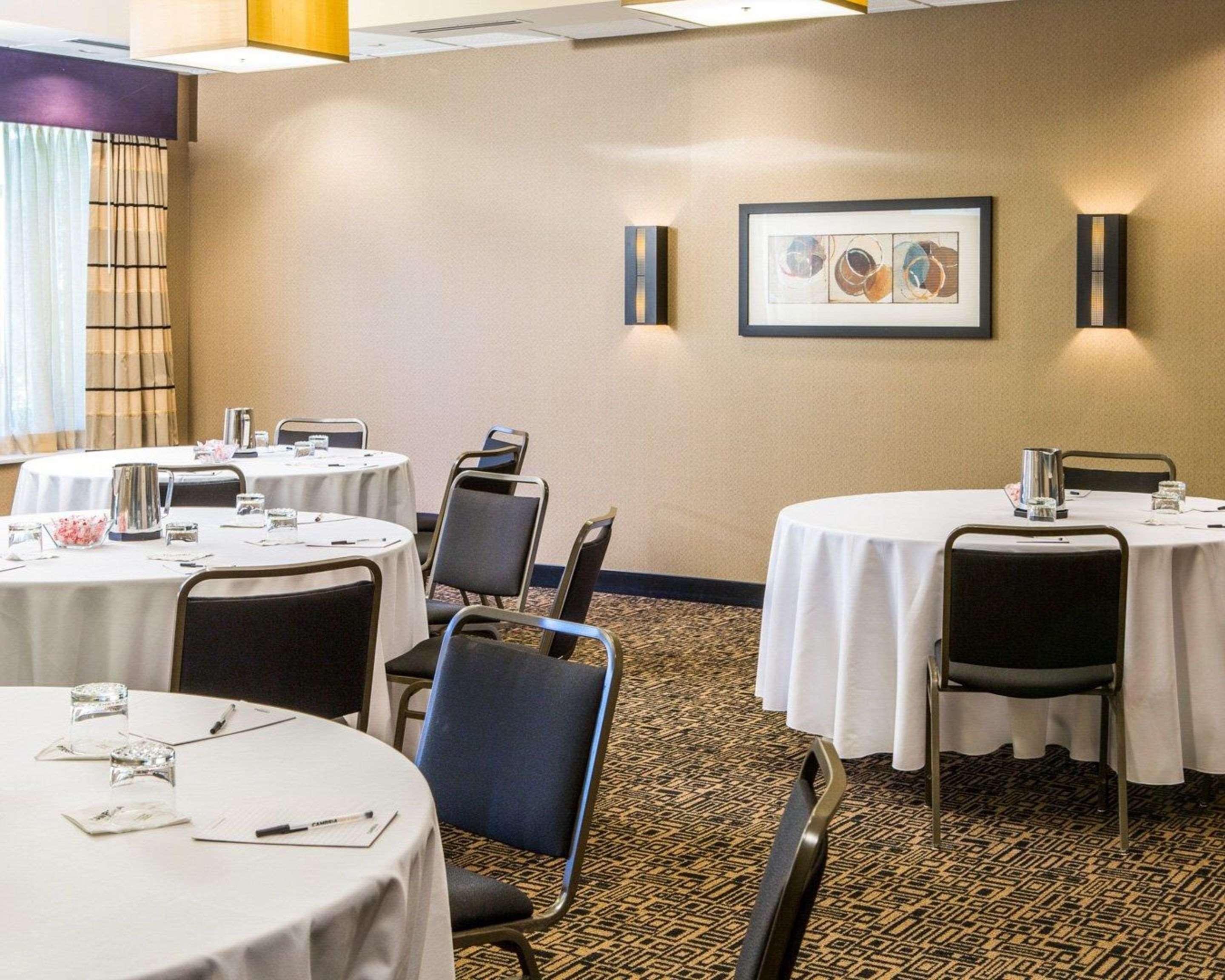 Cambria Hotel Traverse City Ngoại thất bức ảnh
