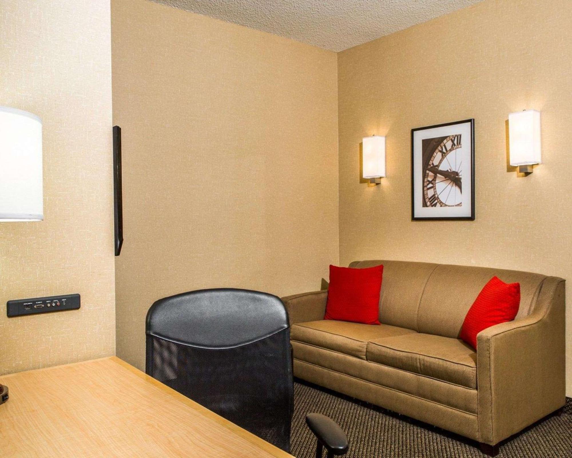 Cambria Hotel Traverse City Ngoại thất bức ảnh