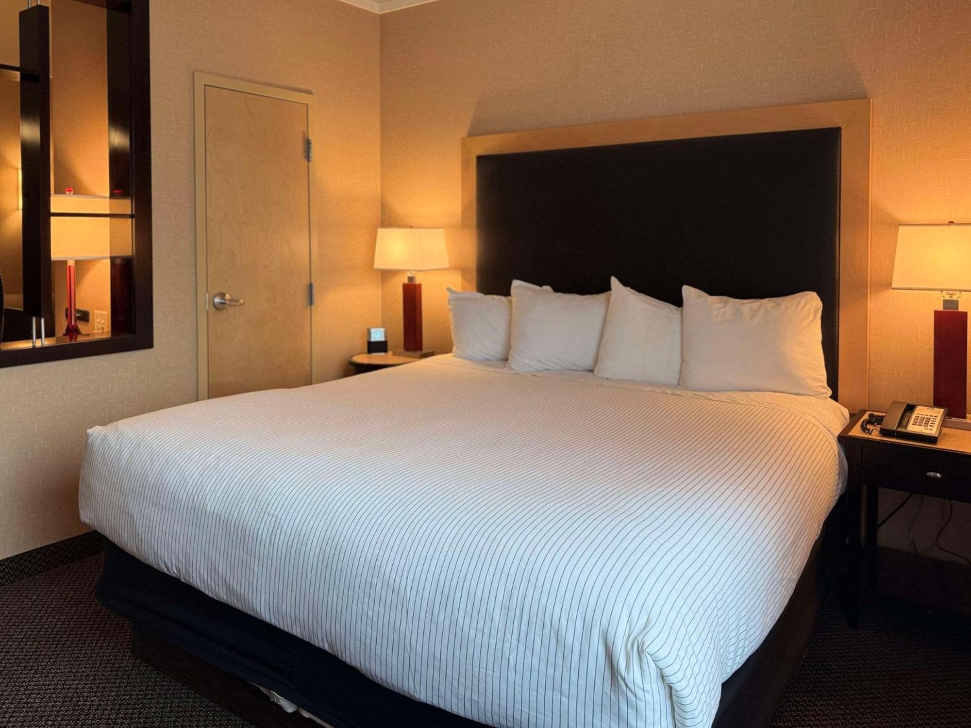 Cambria Hotel Traverse City Ngoại thất bức ảnh
