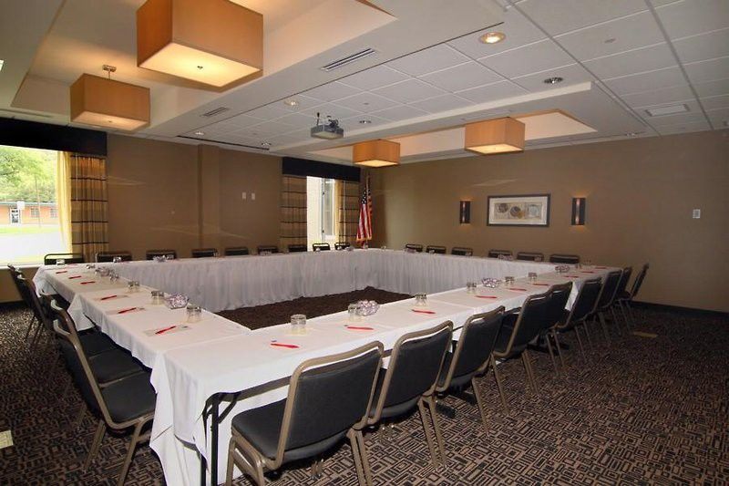 Cambria Hotel Traverse City Ngoại thất bức ảnh