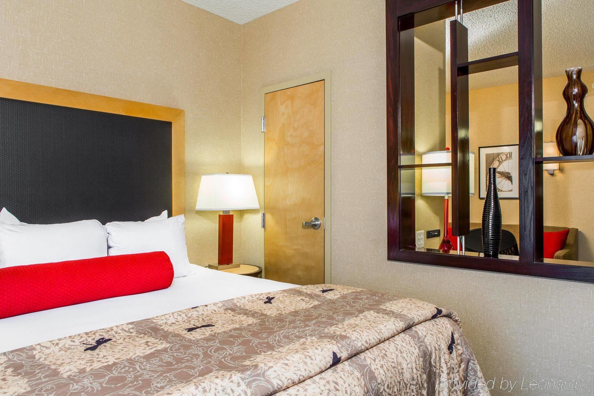 Cambria Hotel Traverse City Ngoại thất bức ảnh